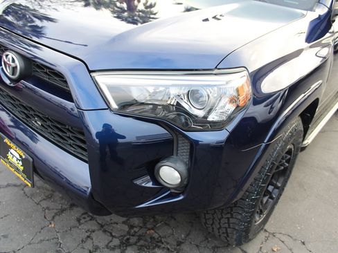 Used 2014 Toyota 4Runner SR5 image 10