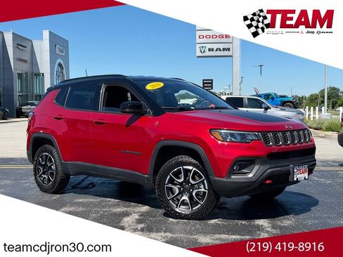 Used 2026 Jeep Compass Trailhawk AWD/4WD image 1