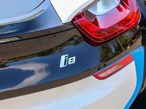 Used 2017 BMW i8 image 16