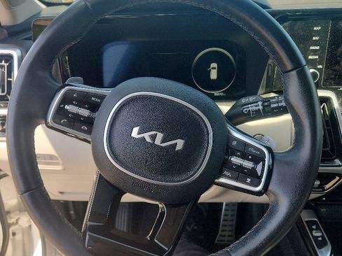 Certified 2023 Kia Sorento SX Prestige w/ Panoramic Sunroof Package AWD/4WD image 21