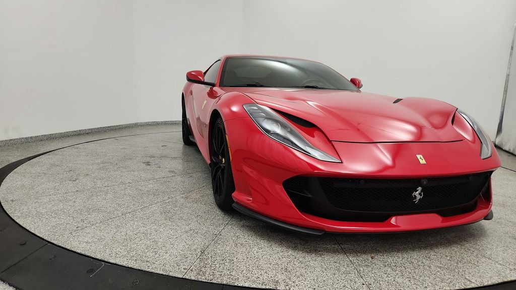 Used 2018 Ferrari 812 Superfast RWD image 12