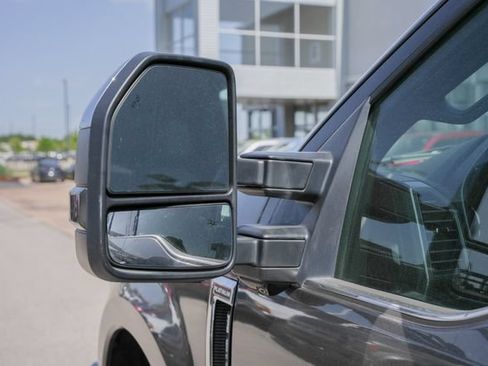Used 2018 Ford F250 Platinum w/ Platinum Ultimate Package AWD/4WD image 17