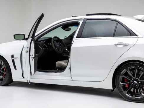 Used 2019 Cadillac CTS V w/ Carbon Fiber Package image 20