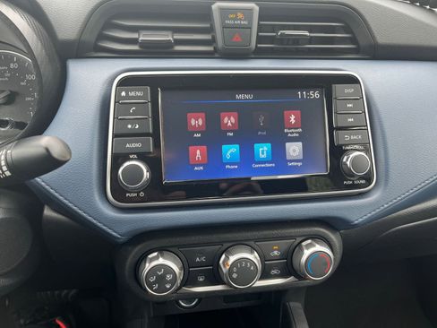 Used 2025 Nissan Versa SV FWD image 17
