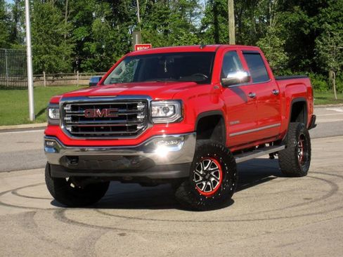 Used 2018 GMC Sierra 1500 SLT w/ SLT Premium Package image 3