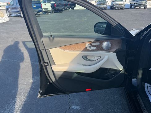 Used 2021 Mercedes-Benz E 350 4MATIC Sedan image 15