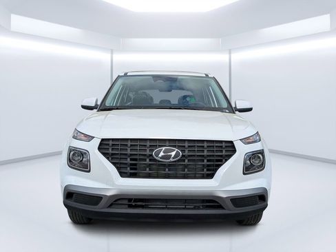New 2026 Hyundai Venue SE image 8