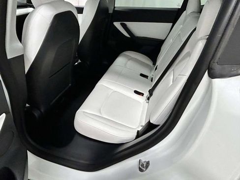Used 2021 Tesla Model Y Long Range AWD/4WD image 8