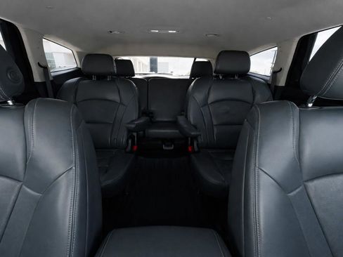 Used 2018 Buick Enclave Essence FWD image 16