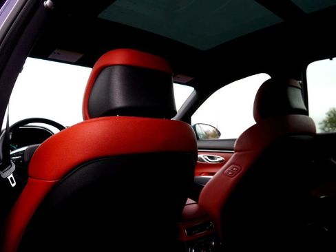 Used 2023 Genesis GV70 2.5T Sport Prestige w/ Sport Prestige Package image 32