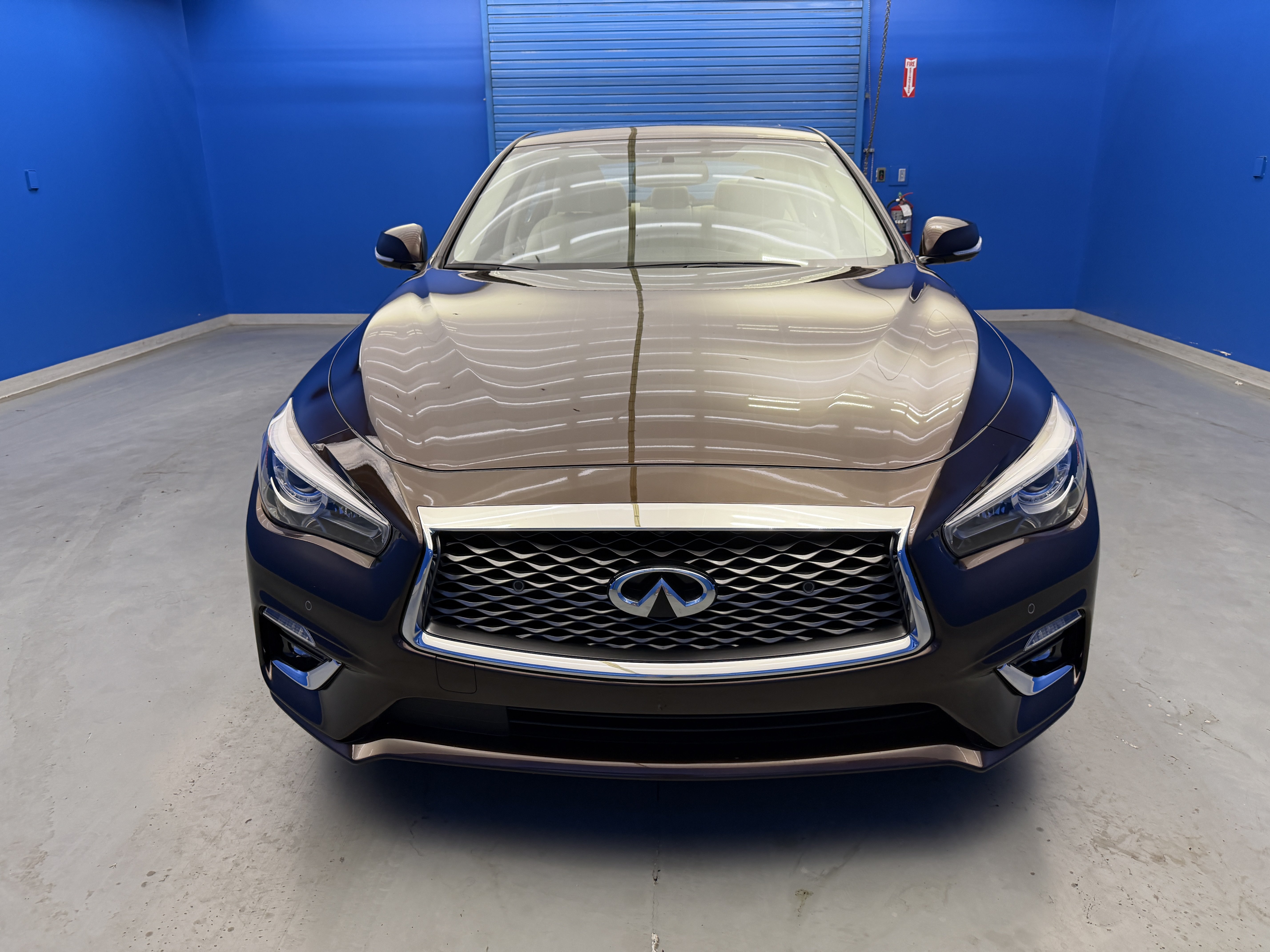 Used 2019 INFINITI Q50 Luxe w/ Essential Package (3.0T Luxe) AWD/4WD image 3