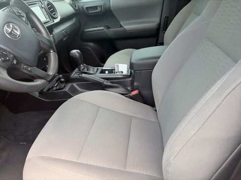 Used 2019 Toyota Tacoma SR w/ SR Convenience Package RWD image 6