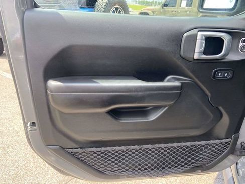 Used 2020 Jeep Wrangler Sport AWD/4WD image 14