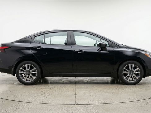 Used 2025 Nissan Versa SV FWD image 11