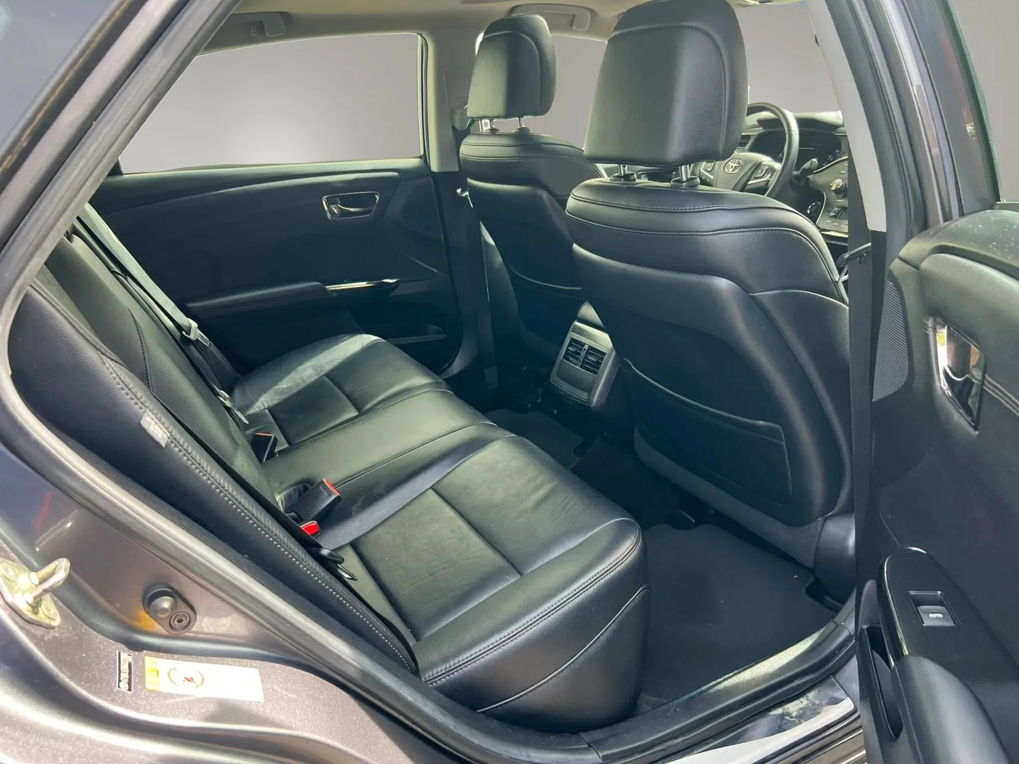 Used 2016 Toyota Avalon Touring w/ Protection Package FWD image 30