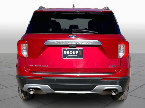 Used 2023 Ford Explorer Platinum w/ Technology Package image 4