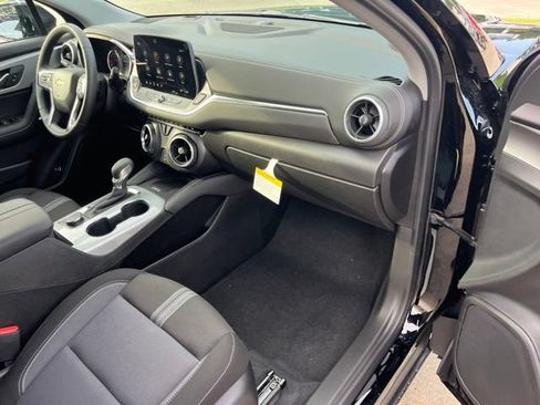 New 2026 Chevrolet Blazer LT w/ Convenience Package FWD image 29