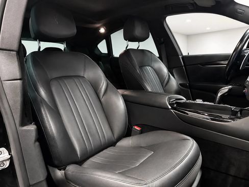 Used 2019 Maserati Levante S AWD/4WD image 27