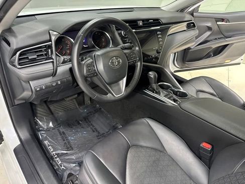 Used 2019 Toyota Camry XSE FWD image 13