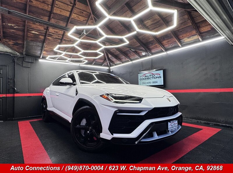 Used 2021 Lamborghini Urus AWD/4WD image 1