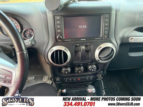 Used 2014 Jeep Wrangler Rubicon AWD/4WD image 13