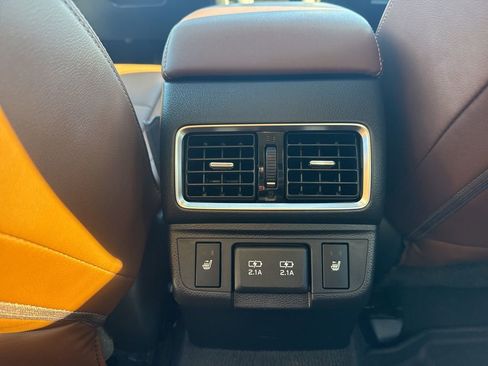 Used 2019 Subaru Outback 2.5i Touring image 10