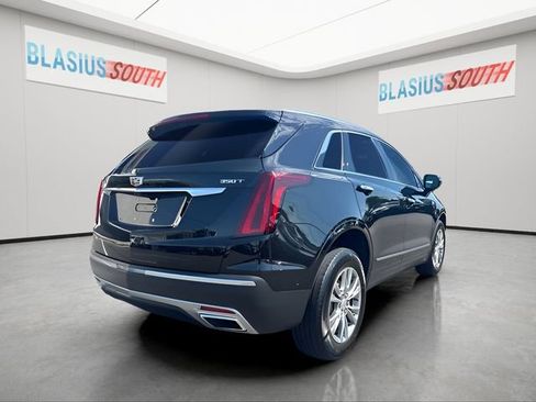 Used 2022 Cadillac XT5 Premium Luxury w/ Technology Package AWD/4WD image 3