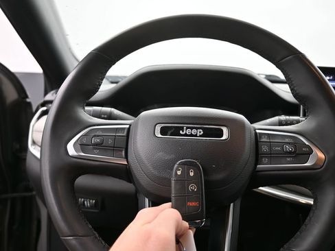 Used 2024 Jeep Compass Limited image 30