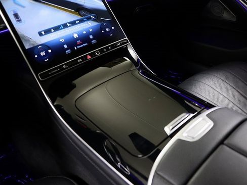 Certified 2022 Mercedes-Benz S 500 4MATIC w/ AMG Line Package image 25