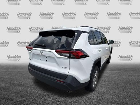 Used 2022 Toyota RAV4 XLE FWD image 11