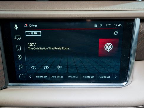 Used 2023 GMC Yukon XL Denali w/ Denali Reserve Package image 21