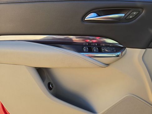 Certified 2023 Cadillac XT4 Luxury w/ Cold Weather Package image 15