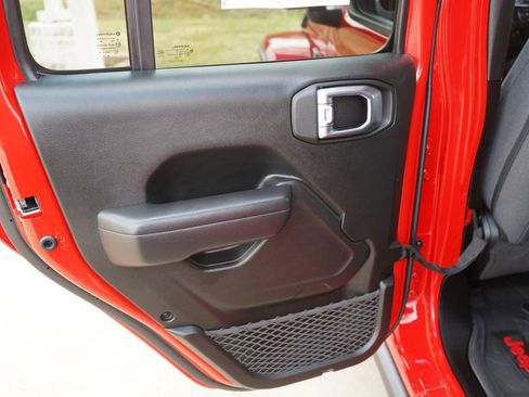 Used 2025 Jeep Gladiator Sport AWD/4WD image 26