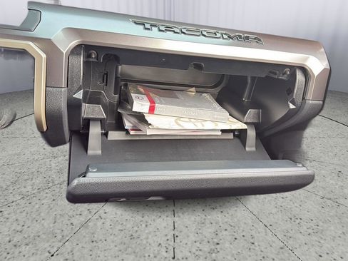 Used 2024 Toyota Tacoma TRD Sport image 36