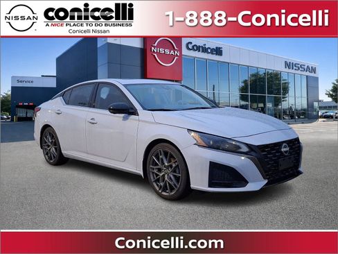 Used 2023 Nissan Altima 2.0 SR image 1