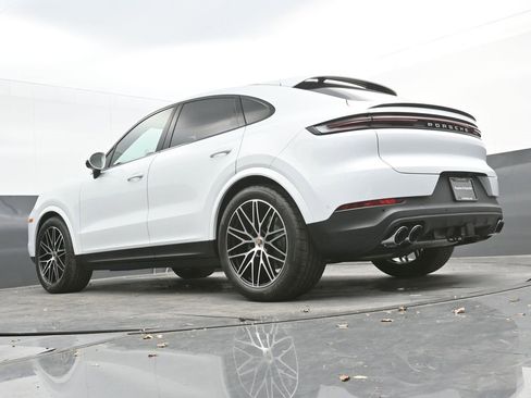 New 2026 Porsche Cayenne Coupe image 32