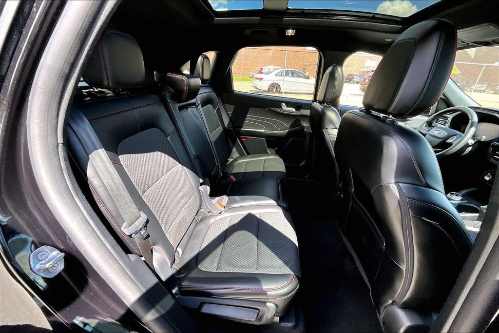 Used 2024 Ford Escape ST-Line w/ Tech Pack #1 AWD/4WD image 26