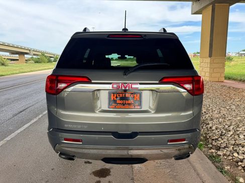 Used 2018 GMC Acadia Denali w/ Technology Package FWD image 4