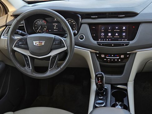 Used 2021 Cadillac XT5 Premium Luxury image 30