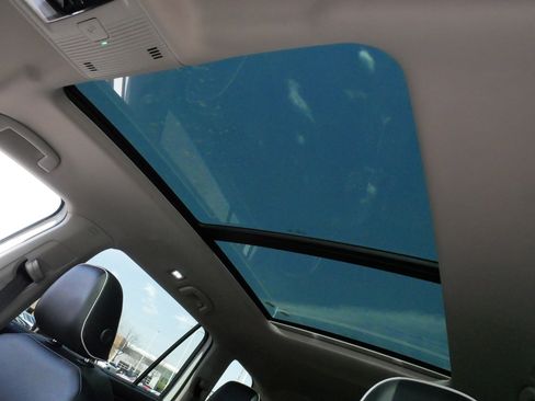 Certified 2024 Volkswagen Atlas SEL Premium R-Line image 34