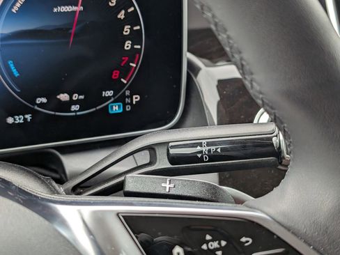 Used 2025 Mercedes-Benz GLC 350e 4MATIC image 18