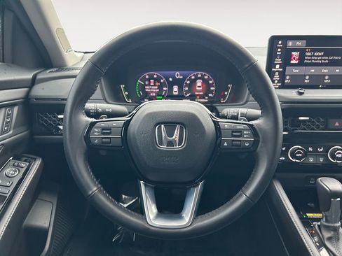 Used 2024 Honda Accord Touring image 14