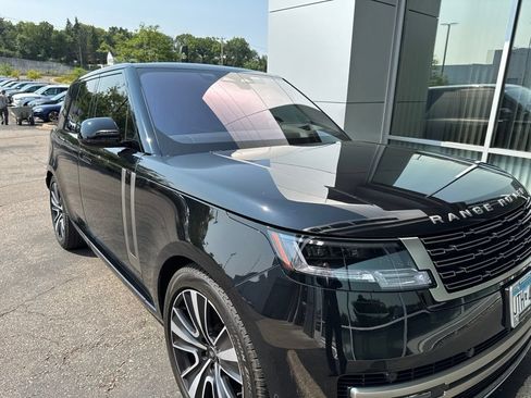 Used 2023 Land Rover Range Rover SE AWD/4WD image 1