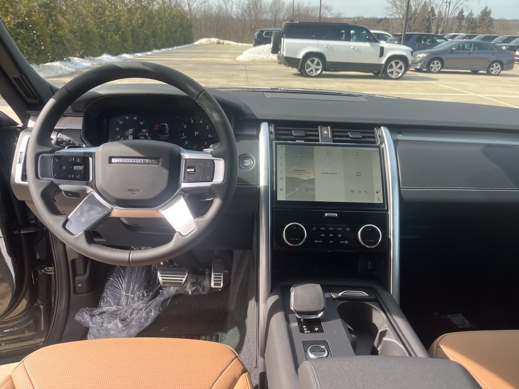 New 2026 Land Rover Discovery Dynamic SE AWD/4WD image 12