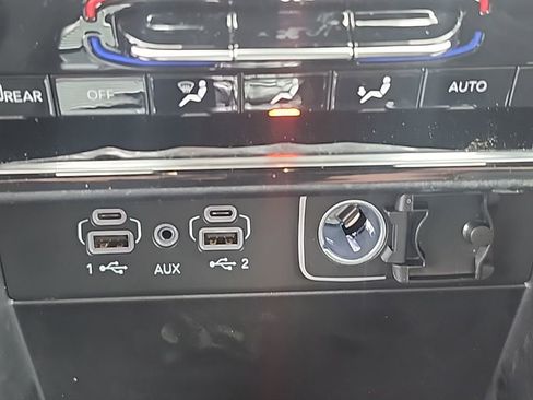 New 2025 Jeep Grand Cherokee Limited image 8