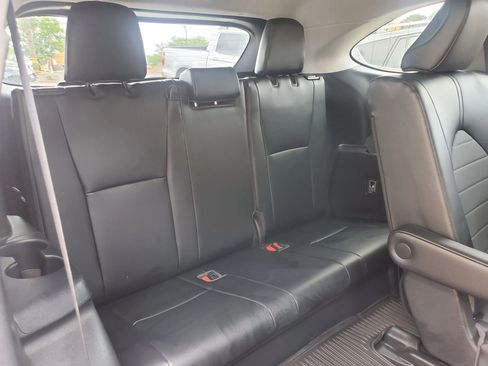 Used 2022 Toyota Highlander XLE FWD image 29