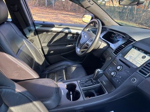 Used 2018 Ford Taurus SEL w/ Equipment Group 201A image 4