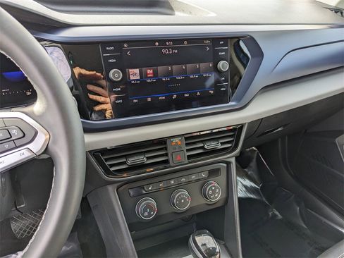 Certified 2022 Volkswagen Taos SE image 23