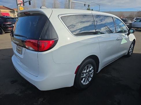 New 2026 Chrysler Voyager LX image 5
