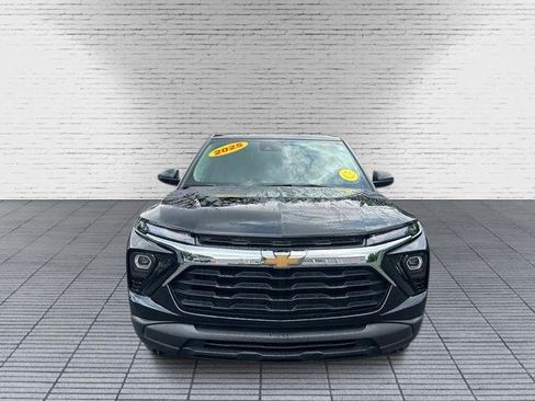 Used 2025 Chevrolet TrailBlazer LS w/ LS Convenience Package image 2